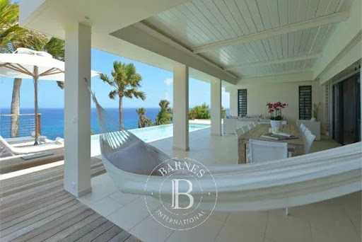 Villa avec piscine et terrasse 5