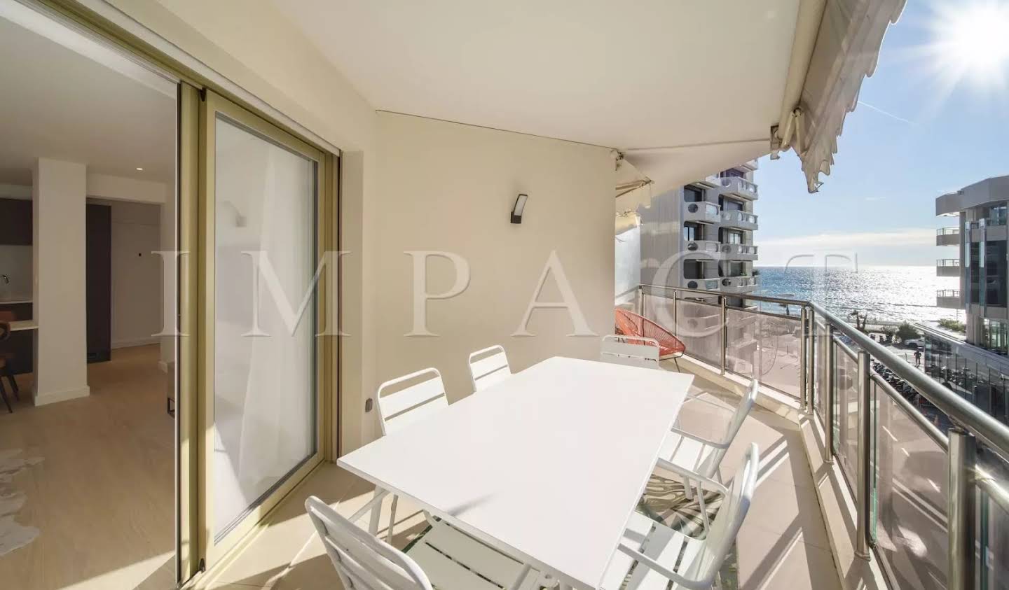 Apartment with terrace Cannes