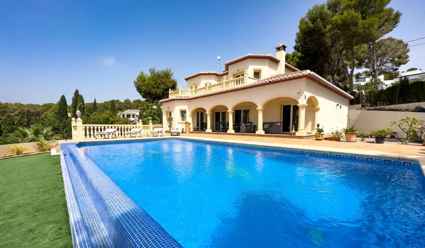 Villa with pool Benissa