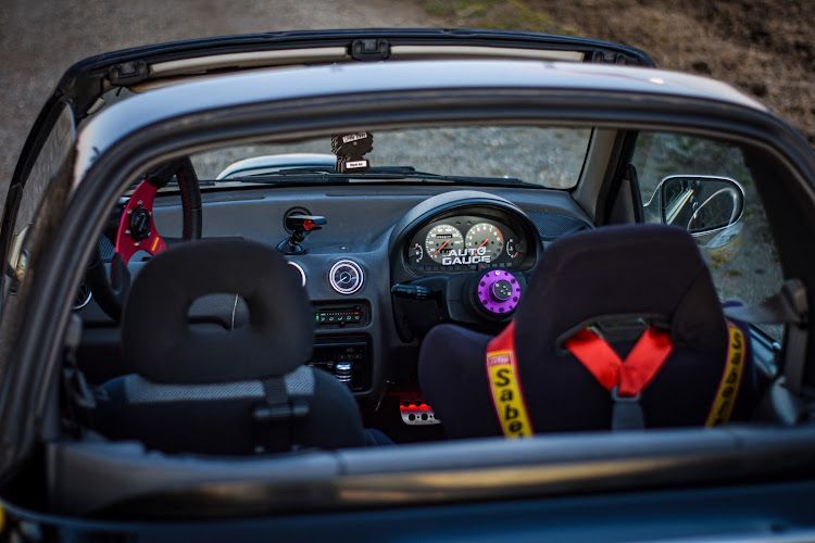 ヴィヴィオT-topのオープンカー・#スバル・ヴィヴィオ・Tｰtopに関するカスタム事例の投稿画像4枚目