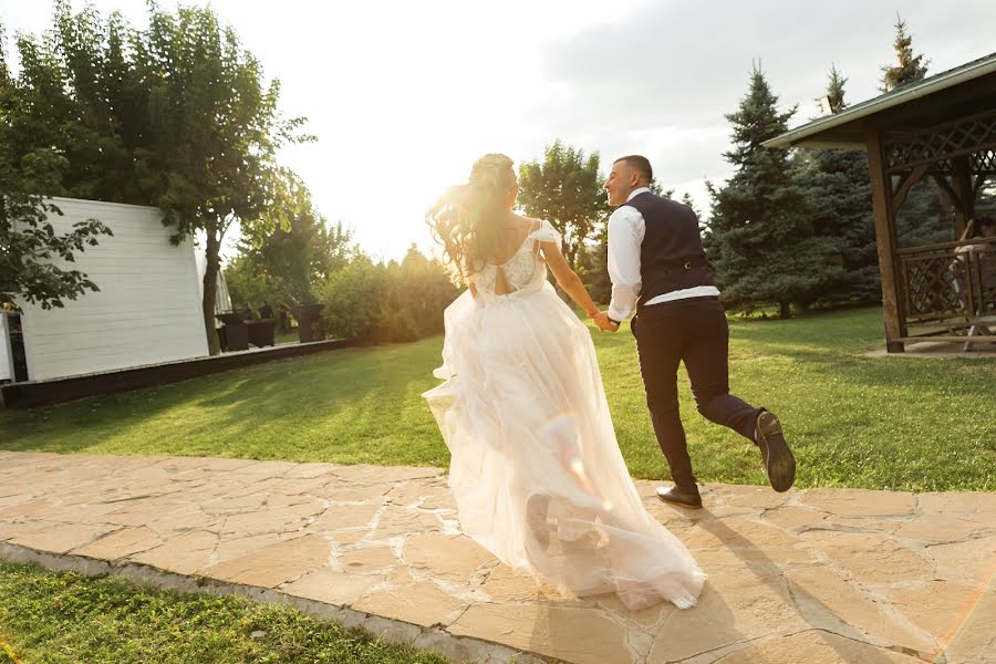 Fotógrafo de casamento Maksim Spiridonov (maximspiridonov). Foto de 11 de agosto 2019