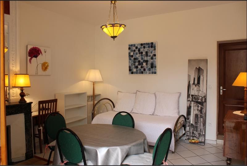 Location  appartement 3 pièces  à Bordeaux (33000), 1 612 €