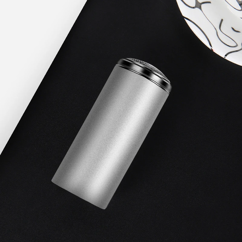 Nieuwe Mini Elektrische Scheerapparaat Heren USB Opladen Draagbaar en Handig Perfecte Scheerbeurt Altijd en Overal Snel en Efficiënt Scheren
