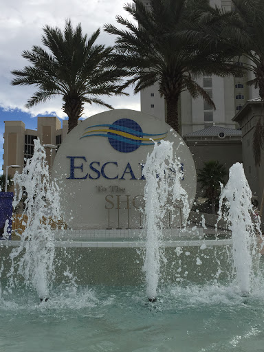 Escapes to the Shores Fountain 