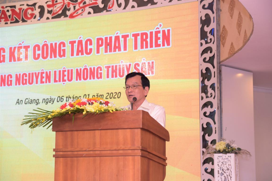 3. Ông Dương Nghĩa Quốc - Chủ tịch Hiệp hội cá tra Việt Nam đánh giá cao mô hình hộ nuôi liên kết của Tập đoàn Sao Mai