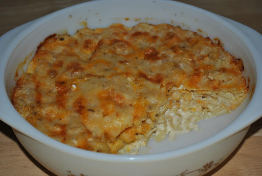 Good, old fashioned macaroni and cheese, sure to please!