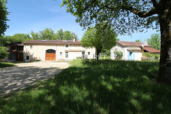 ferme à Paussac-et-Saint-Vivien (24)