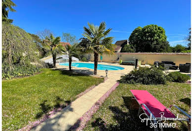 Maison avec piscine et terrasse 4