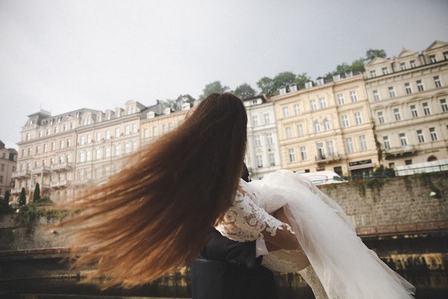 Fotógrafo de casamento Nazar Stodolya (stodolya). Foto de 15 de janeiro 2022