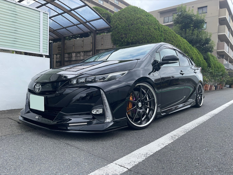 プリウスPHVの目指せPickUpCars・夏タイヤ交換完了・zvw52・みのちゃん工房・プリウスPHVに関するカスタム事例の投稿画像1枚目