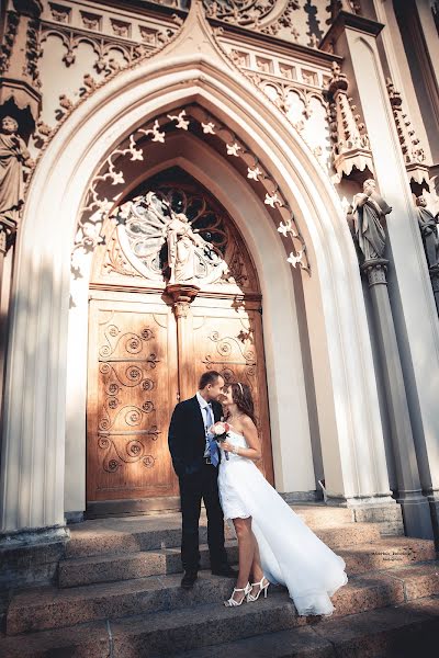 Fotógrafo de casamento Dashenka Kovaleva (darinamalina). Foto de 18 de setembro 2014