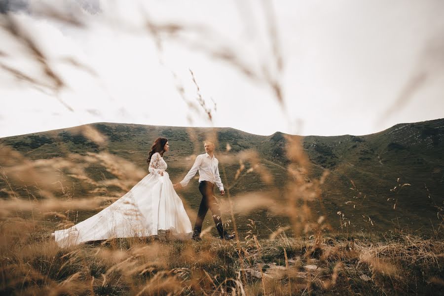 Fotografo di matrimoni Vitalii Shmil Reshetniak (shmil). Foto del 8 settembre 2020