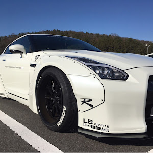 NISSAN GT-R R35