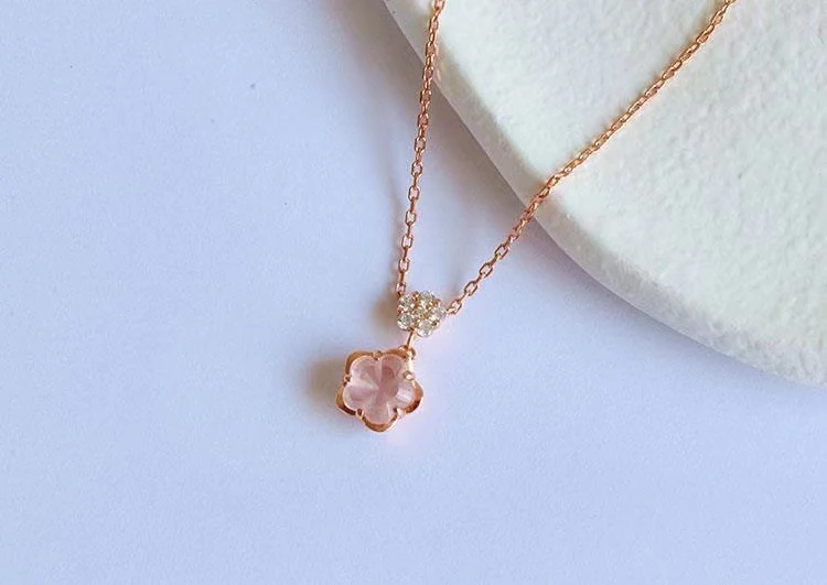 Title 5, Collier Pendentif Fleur de Cerisier en Cristal ...