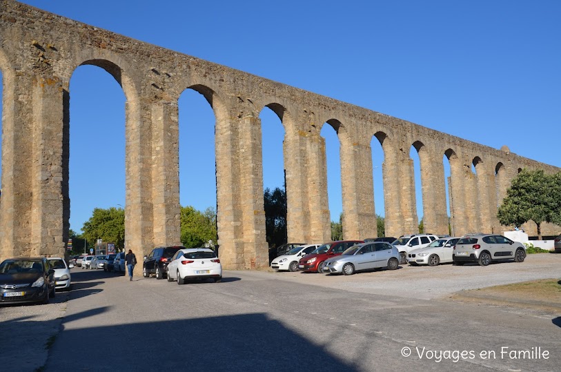 Evora, aqueduc