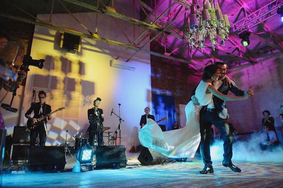 Fotógrafo de casamento Lidiya Zaychikova-Smirnova (lidismirnova). Foto de 17 de janeiro 2015