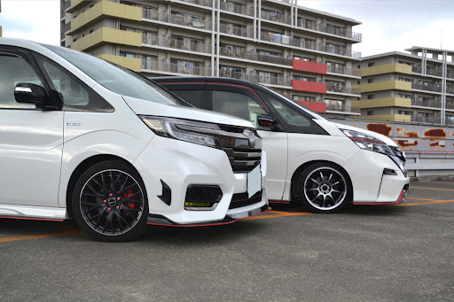 ステップワゴンスパーダ Rp5のプチコラボ スポーティーミニバンに関するカスタム メンテナンスの投稿画像 車のカスタム情報はcartune