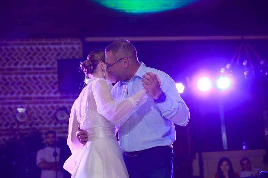 Fotografo di matrimoni Elena Burkina (ppbura). Foto del 30 ottobre 2018