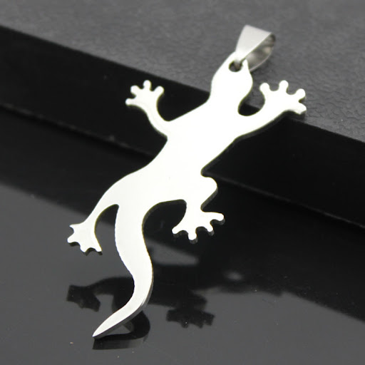 Title 3, Lizard pendant necklace