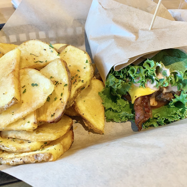 Gluten-Free Fries at Seven Brothers Burgers