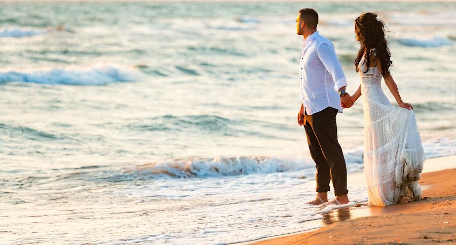 Wedding photographer Kostas Sinis (sinis). Photo of 26 June 2019