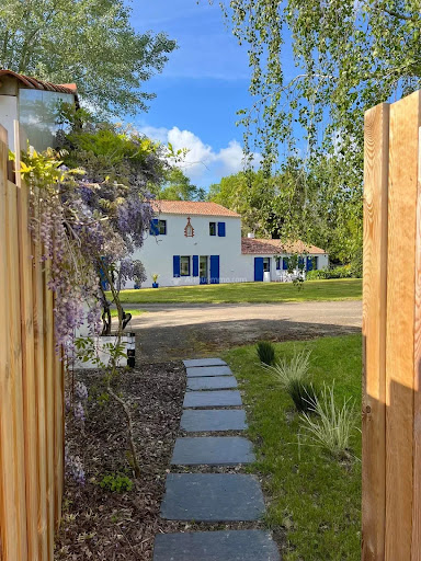 Maison avec piscine et jardin 2