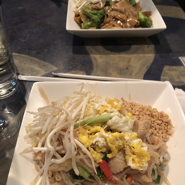 Pad thai & pad see ew both phenomenal & gluten free