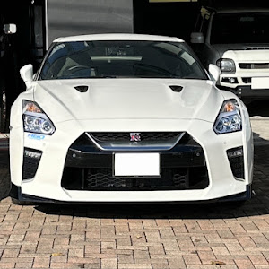 NISSAN GT-R