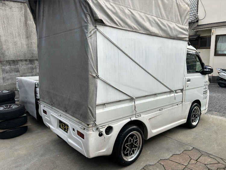 ハイゼットトラックの広島市・セブンエクスプレス・駐車場にて・イメチェン・旧車系ホイールに関するカスタム事例の投稿画像8枚目