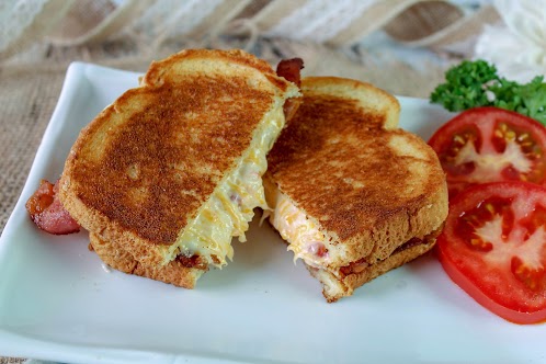 Bacon Pimento Cheese Sammie