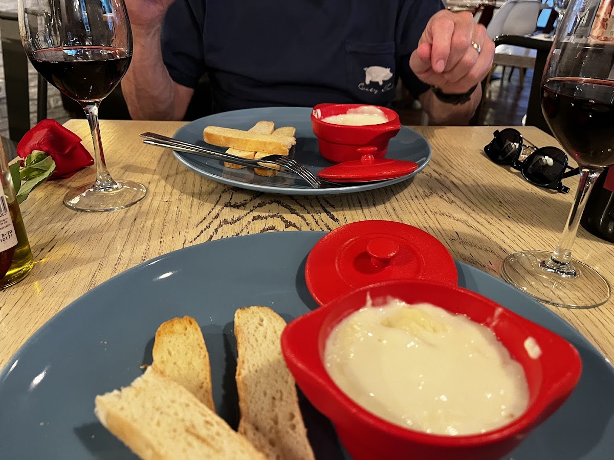 Cheese fondue with crispy garlic bread!  A real treat!!!