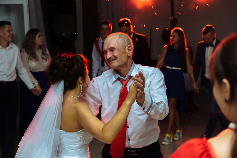 Fotógrafo de bodas Maksim Gulyaev (maxgulyaev76). Foto del 13 de septiembre 2018