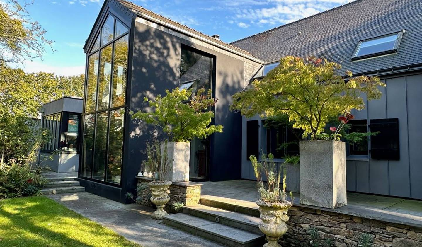 House with pool and terrace Vannes