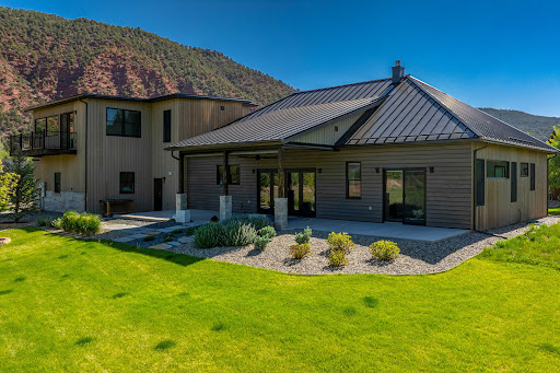 Modern house with garden and mountain - Buy this luxury property in Glenwood Springs, 4 bedrooms