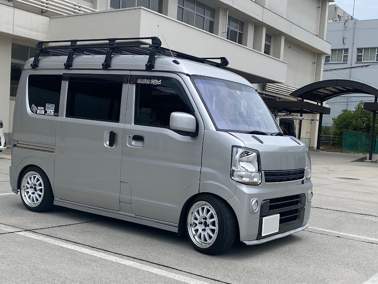 エブリイバンのカッコつけていこう・teamTSR・エアコン工事な繁忙期突入・来月は何回日曜日休めるのか❓・明日も早起きレーシング、頑張って行こう❗️に関するカスタム事例の投稿画像1枚目