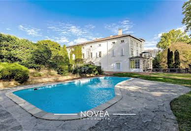 Maison avec piscine et jardin 15