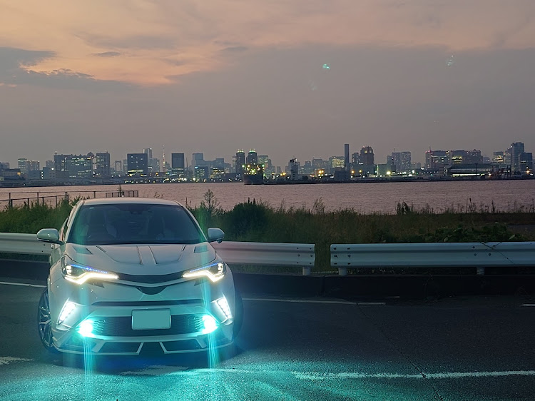 C-HRのROWEN・仲間とコラボ・ゲートブリッジとコラボ・湾岸エリア・いつもイイネ&コメントありがとうございます🙇‍♂️に関するカスタム事例の投稿画像7枚目