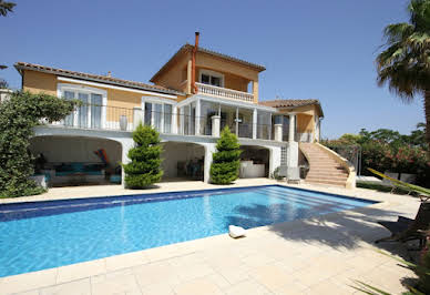 House with pool and terrace 11