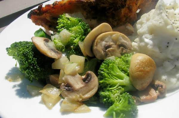 Broccoli and Mushrooms_image