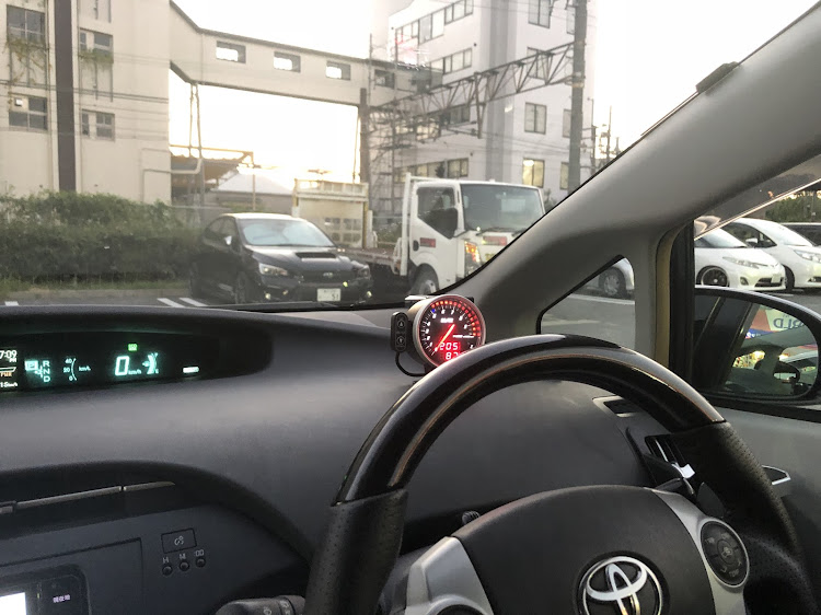 プリウスのタコメーター取付に関するカスタム事例の投稿画像2枚目