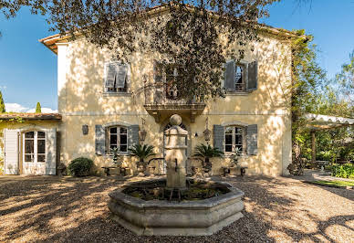 Villa avec piscine et terrasse 4