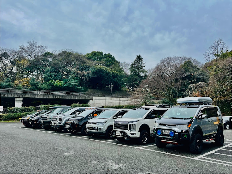 デリカD:5の初顔合わせ・初売りオフ・ムーンアイズ・本牧山頂公園・本年も宜しくお願い致しますに関するカスタム事例の投稿画像4枚目
