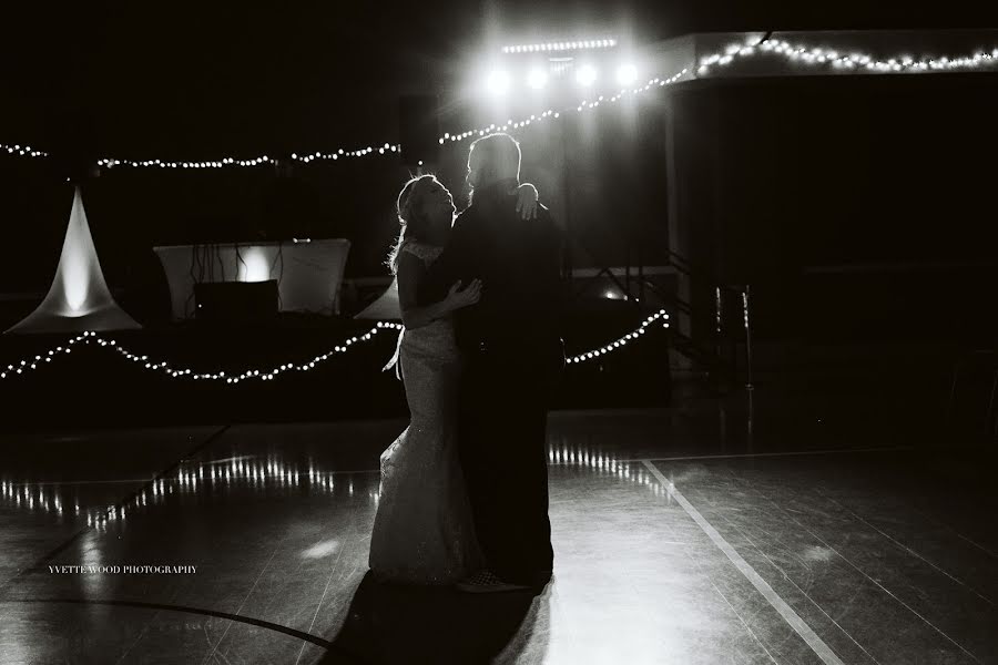 婚礼摄影师Yvette Wood（yvettewood）。2019 12月31日的照片