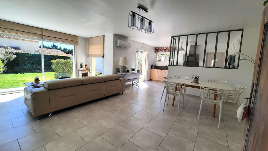 Vente maison 5 pièces 116 m² à Saint-Saturnin-lès-Avignon (84450), 519 000 €