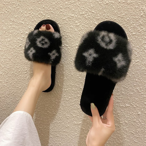 Title 8, Womens PVC leopard wool slippers, cozy and war...