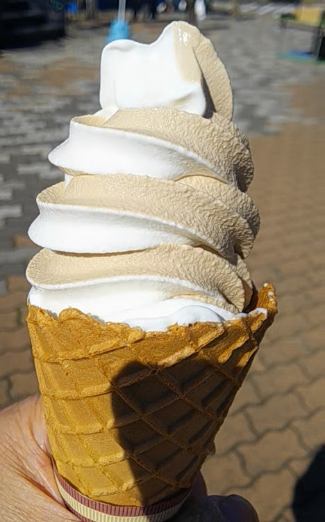 A4 セダンの8WCYRF・道の駅「ながおか花火館」・石地海水浴場駐車場・出雲崎の海🌊・今年初プチオフ会に関するカスタム事例の投稿画像12枚目