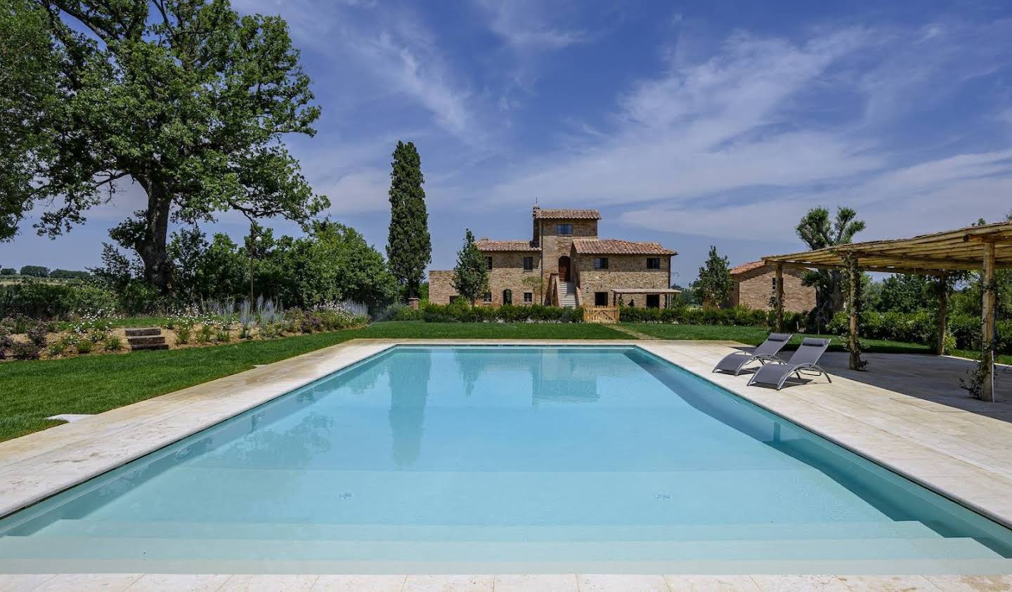 Corps de ferme avec jardin et piscine Montepulciano