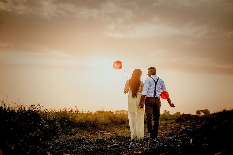 Wedding photographer Bruno Urbina (brunoneptuno). Photo of 10 September 2017