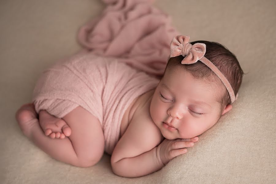 Fotógrafo de casamento Polina Morozova (newbornart). Foto de 20 de dezembro 2023