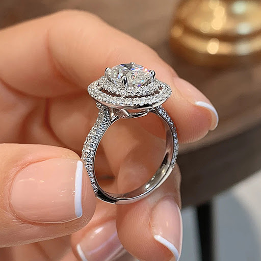 Title 3, Oval Eight Heart Eight Arrow Zircon Ring, a bea...